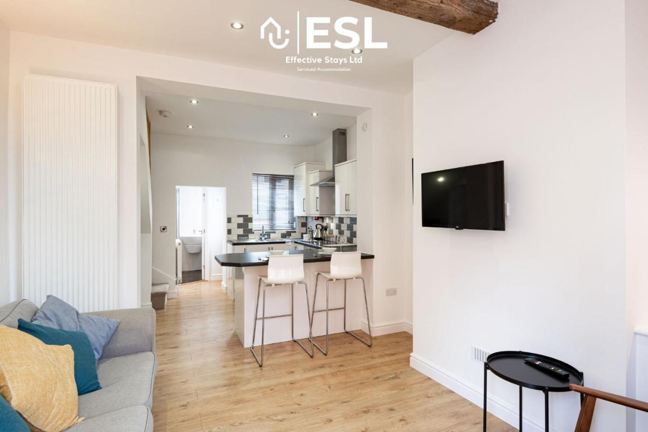 2 Bedroom Terrace Cottage, Parking, 5 Minutes Drive To Royal Shrewsbury Hospital Экстерьер фото