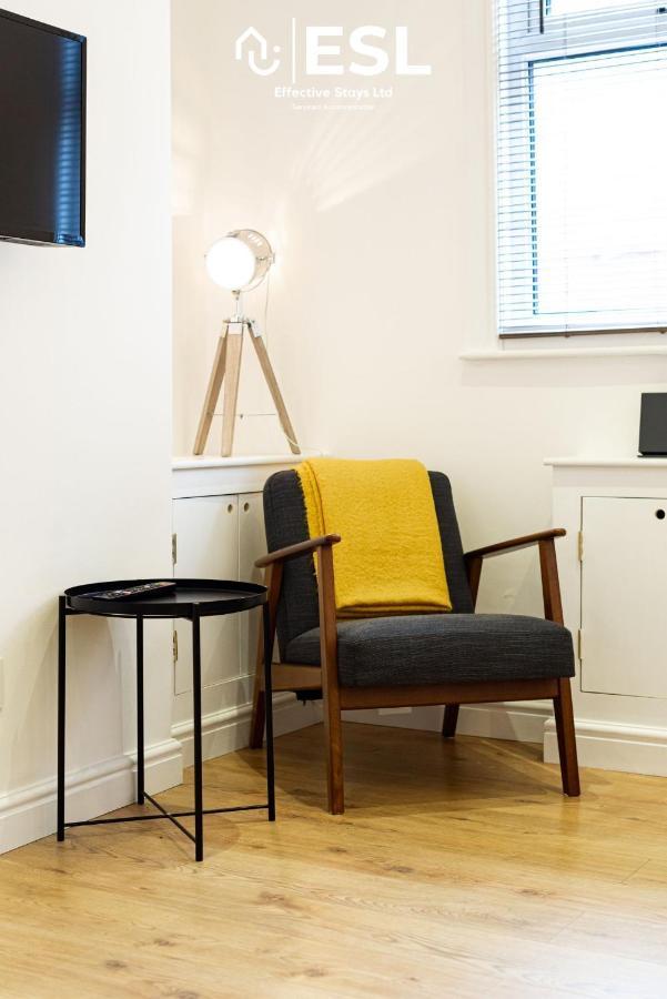 2 Bedroom Terrace Cottage, Parking, 5 Minutes Drive To Royal Shrewsbury Hospital Экстерьер фото