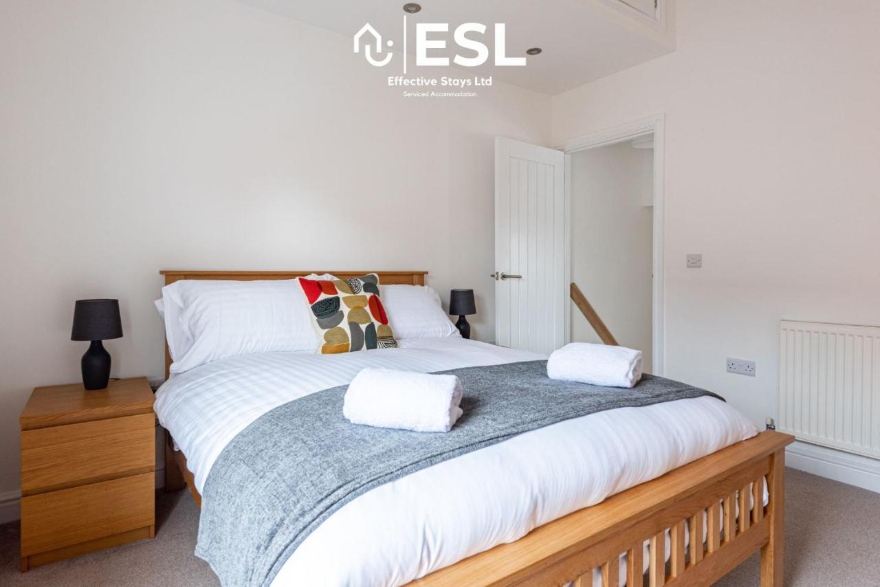 2 Bedroom Terrace Cottage, Parking, 5 Minutes Drive To Royal Shrewsbury Hospital Экстерьер фото