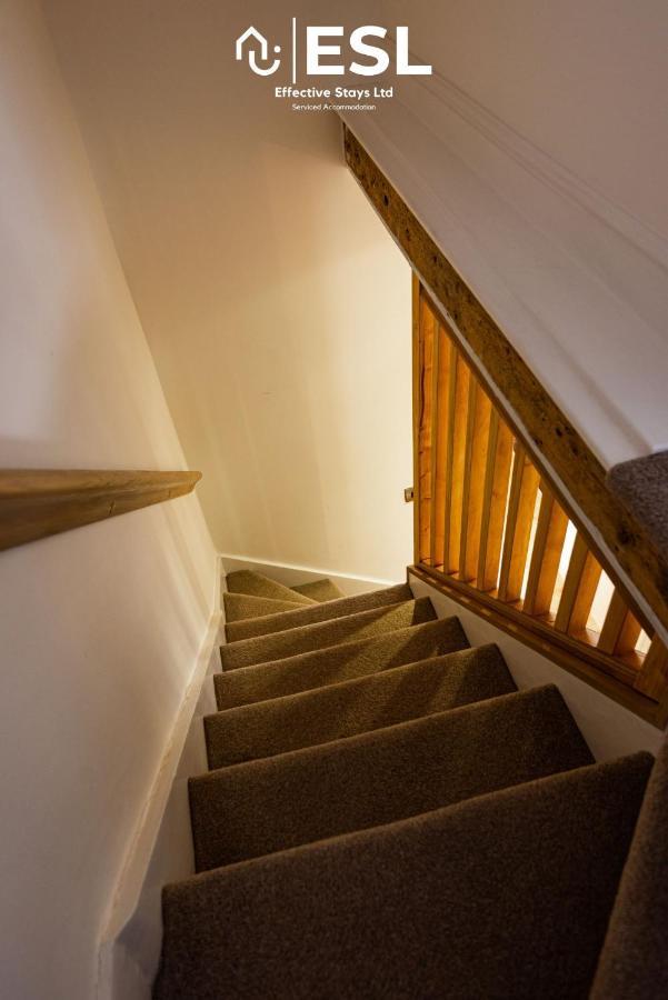 2 Bedroom Terrace Cottage, Parking, 5 Minutes Drive To Royal Shrewsbury Hospital Экстерьер фото