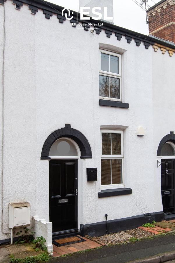 2 Bedroom Terrace Cottage, Parking, 5 Minutes Drive To Royal Shrewsbury Hospital Экстерьер фото